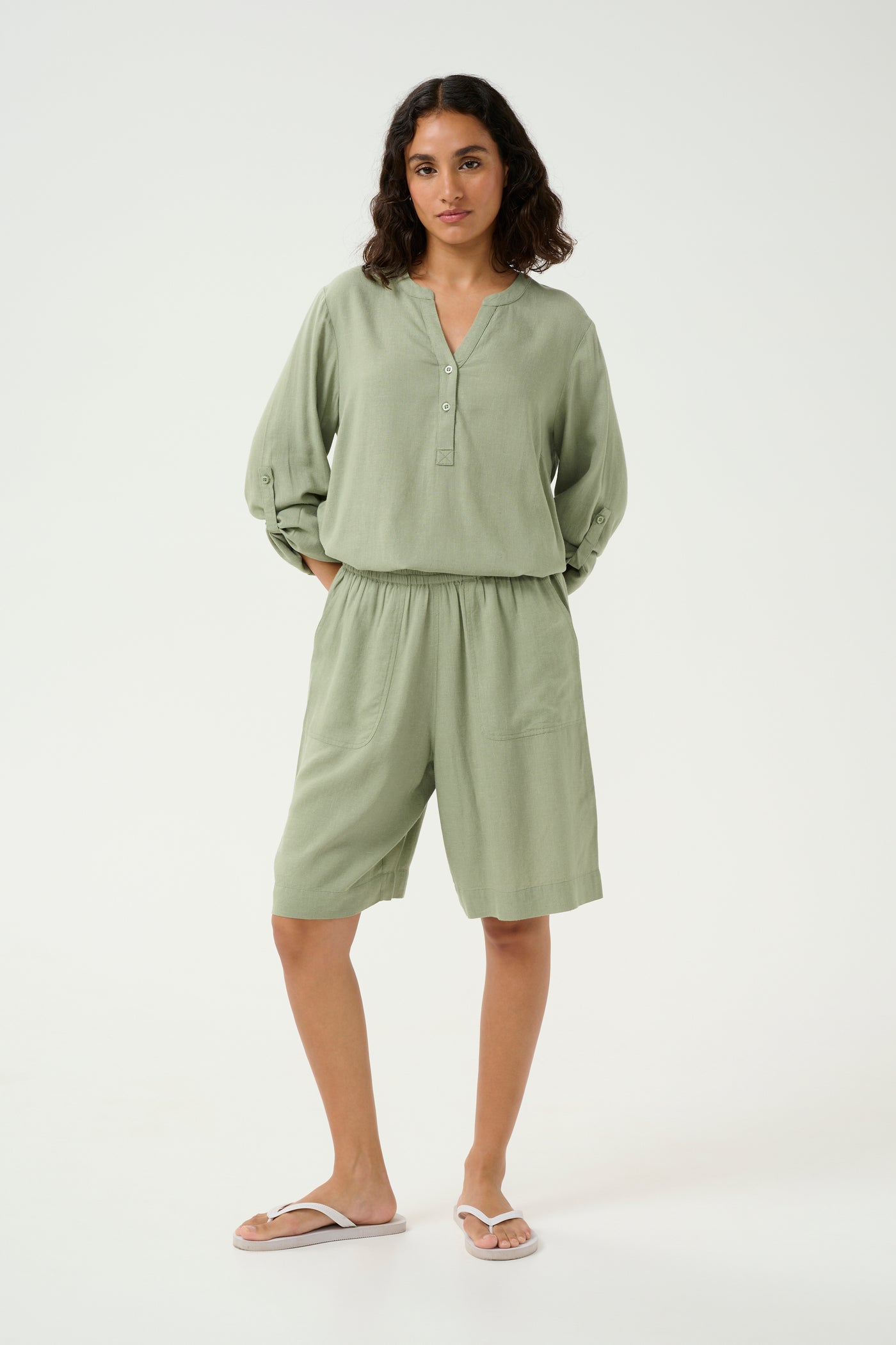 Milia short
