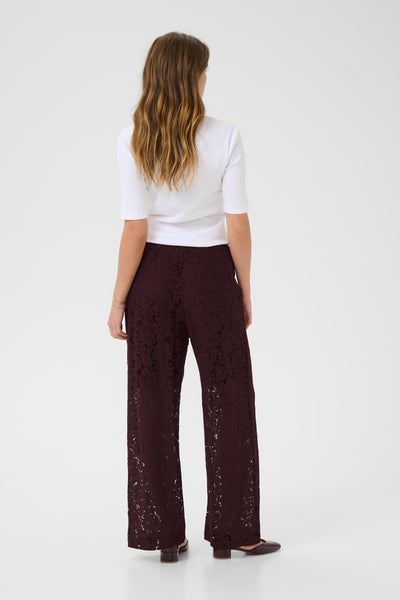 Nomi broek
