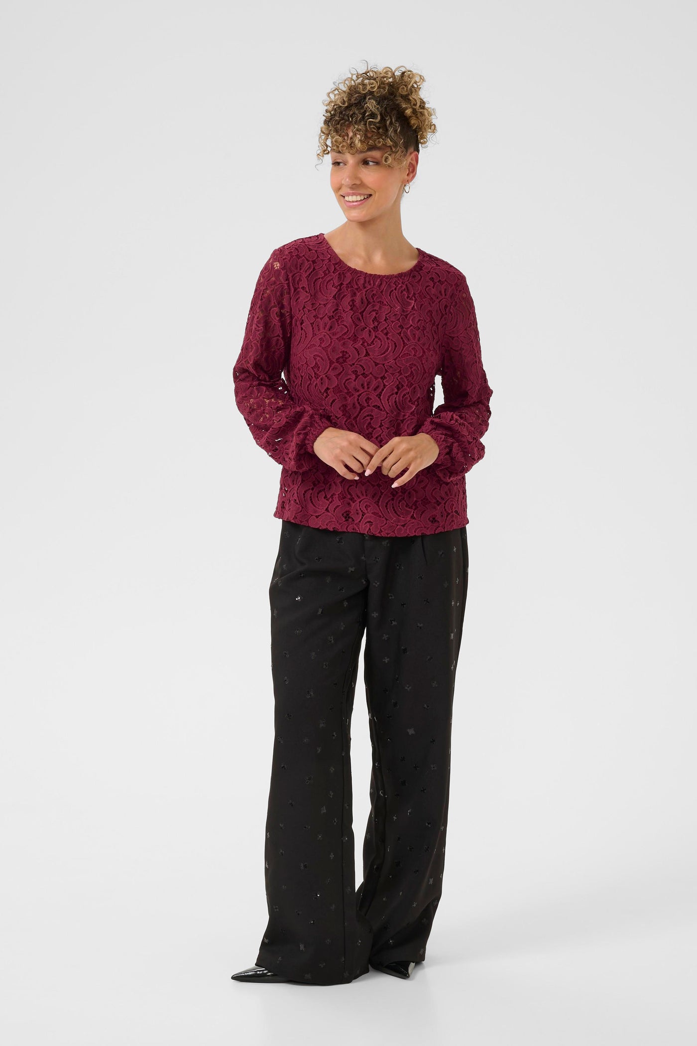 Thit Ebana blouse