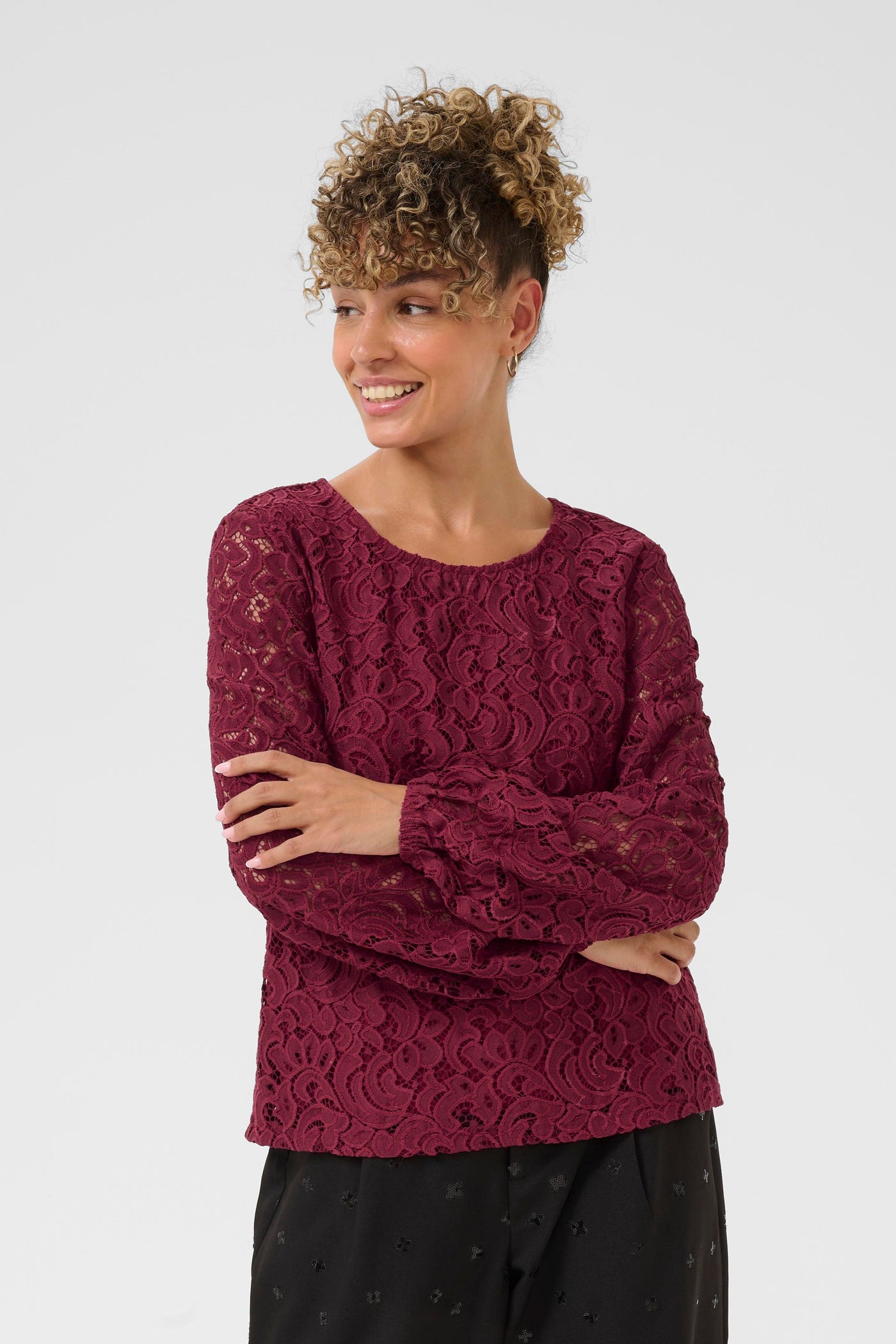 Thit Ebana blouse